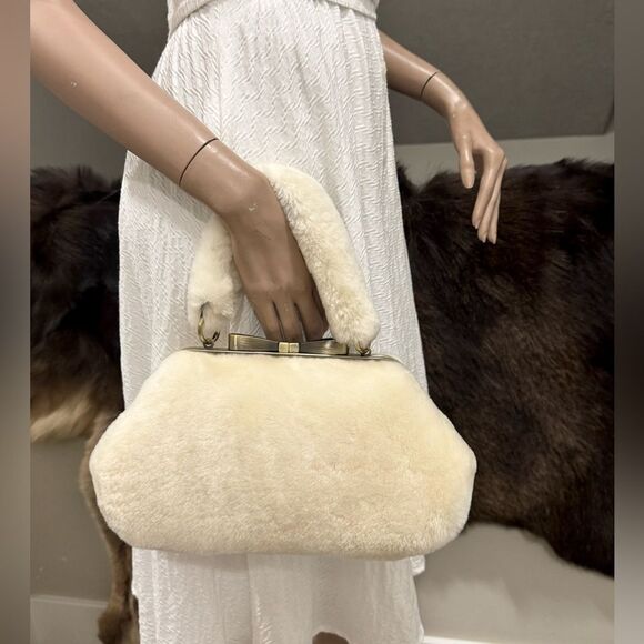 Cream Real Shearling Leather Handmade Bowknot Kisslock Clutch/Wristlet/Crossbody - Picture 2 of 14